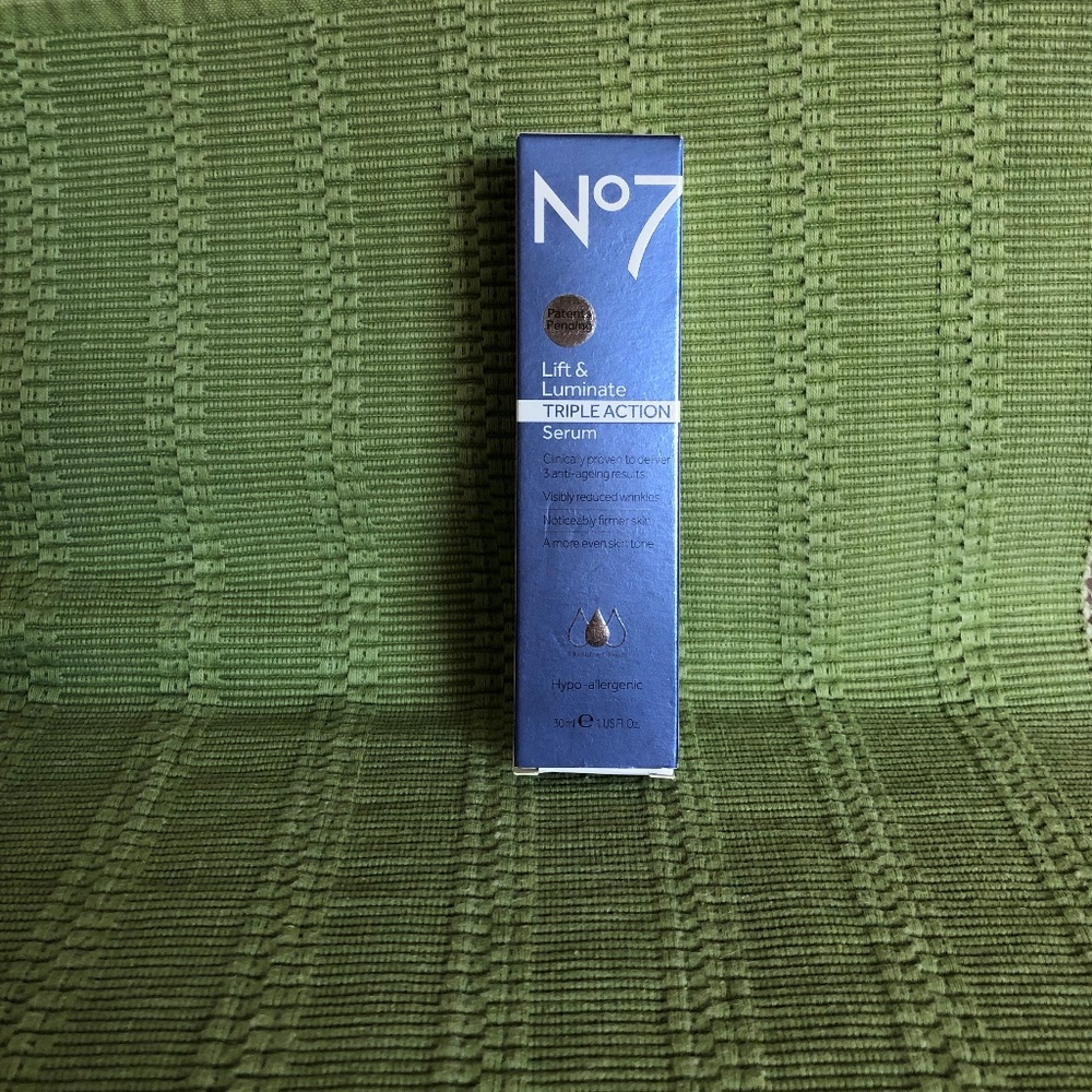 No7 Lift & Luminate Triple Action Serum